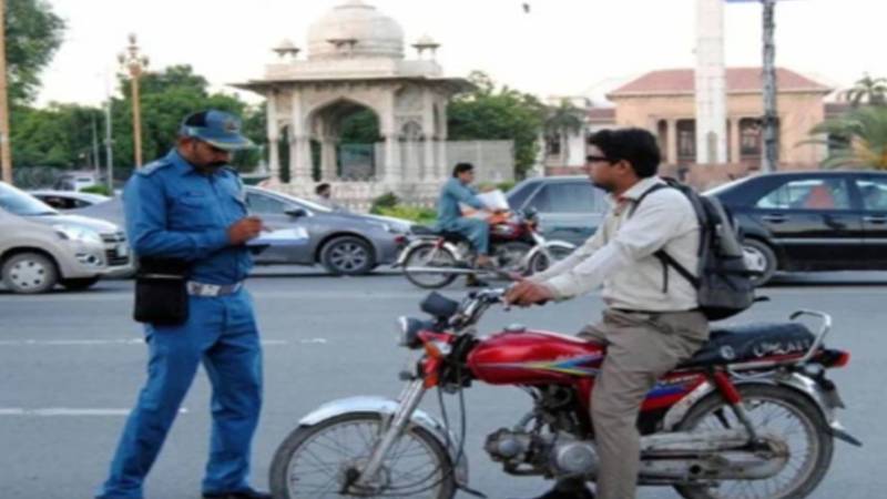 16 سال کے نوجوانوں کے لیے جووینائل ڈرائیونگ پرمٹ جاری، 125 سی سی موٹر سائیکل چلانے کی اجازت