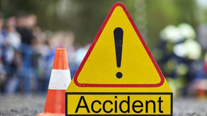 چار باغ میں افسوسناک حادثہ: تیز رفتار فلائنگ کوچ کی ٹکر سے 2 مزدور جاں بحق، 2 زخمی