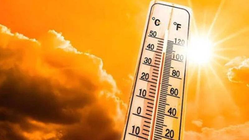 لاہور میں گرمی کی شدت برقرار، محکمہ موسمیات نے بارش کا امکان مسترد کر دیا