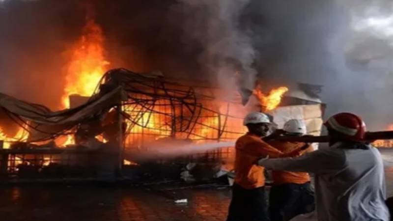 اسلام آباد: ایچ نائن سستا بازار میں خوفناک آتشزدگی، 335 دکانیں و اسٹالز خاکستر