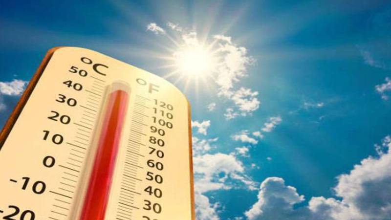 لاہور میں آج شدید گرمی برقرار، درجہ حرارت 39 ڈگری تک جانے کا امکان