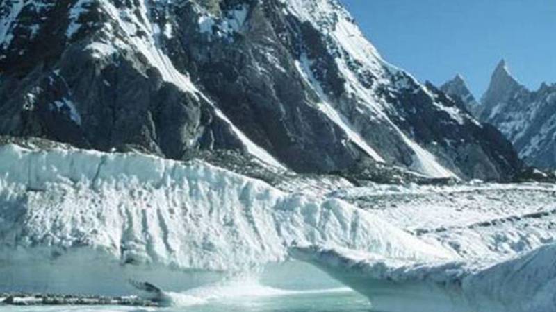 شدید گرمی برقرار، گلگت بلتستان اور خیبرپختونخوا میں گلیشیائی جھیلیں پھٹنے کے خطرے کا الرٹ جاری