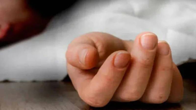 لاہور: مدرسے کے استاد کے مبینہ تشدد سے 12 سالہ طالبعلم جاں بحق، ملزم فرار