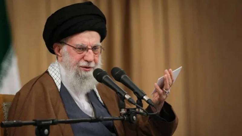 ایران میں آیت اللّٰہ علی خامنہ ای کی آخری رسومات، عام تعطیل اور یومِ سوگ کا اعلان