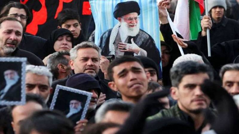 تہران میں آیت اللہ خامنہ ای کی نمازِ جنازہ کی تیاریاں مکمل، وزیراعظم شہباز شریف آج شرکت کریں گے