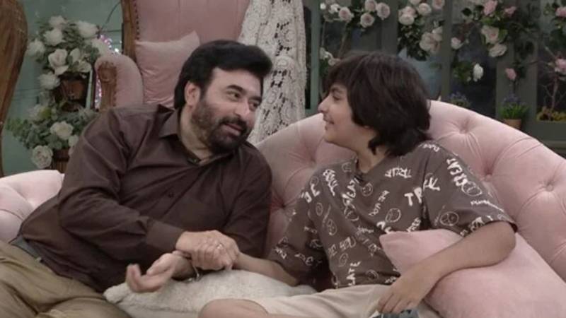 بچے کا دوست بھی بنیں، مگر باپ کا رعب بھی قائم رہنا چاہیے، یاسر نواز