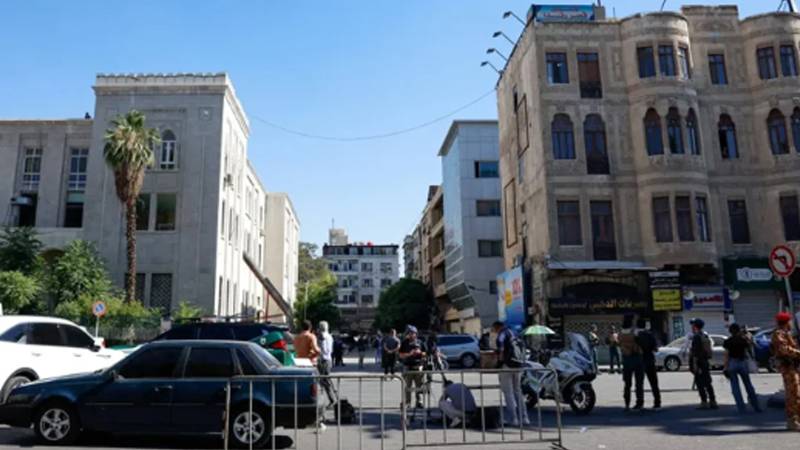 شام کے دارالحکومت دمشق میں دو دھماکے، فرانسیسی صدر کے دورے پر سکیورٹی سخت