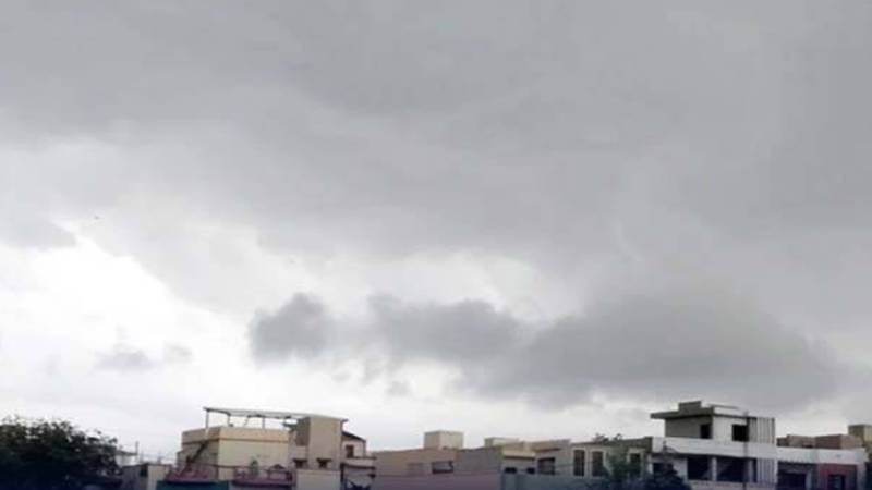 گرمی اور حبس برقرار، درجہ حرارت 38 ڈگری تک جانے کا امکان، بارش کے امکانات کم