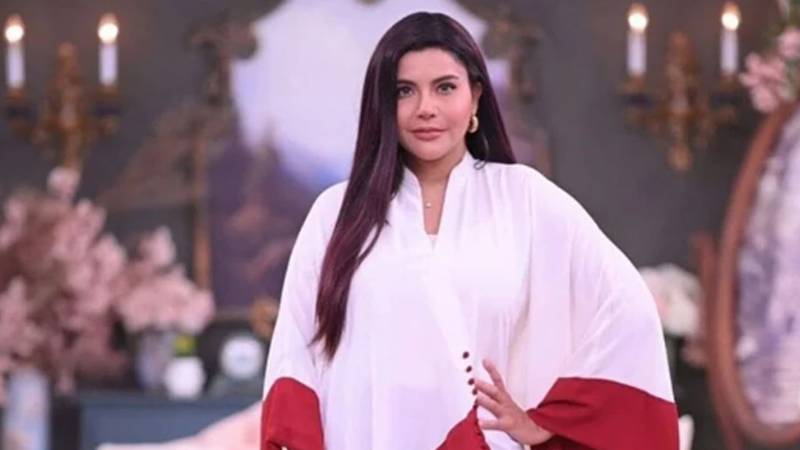 ندا یاسر کا نیا لباس سوشل میڈیا پر موضوعِ بحث، صارفین کی ملے جلے ردِعمل کا اظہار