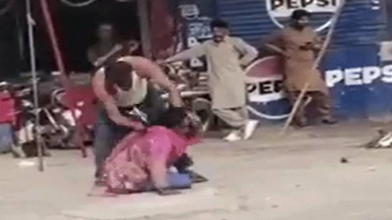 لاہور: بیوی پر مبینہ تشدد کی ویڈیو وائرل، ملزم گرفتار