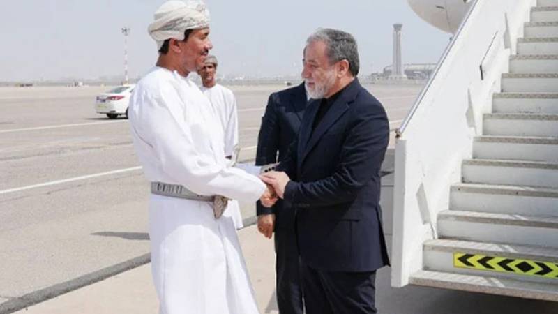عباس عراقچی مسقط پہنچ گئے، آبنائے ہرمز اور علاقائی صورتحال پر اہم مذاکرات