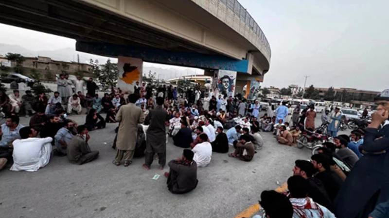 کوئٹہ: شہید پولیس اہلکاروں کے لواحقین کا دھرنا پانچویں روز بھی جاری