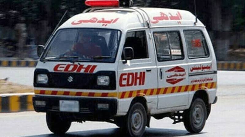 کراچی: کلفٹن میں بینک کے باہر ڈکیتی، فائرنگ میں نوجوان جاں بحق، 25 لاکھ روپے لوٹ لیے گئے