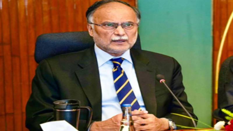 فضل الرحمان کا فوجیوں کی قربانی کو تنخواہ کا معاوضہ کہنا اسلامی تعلیمات سے ہم آہنگ نہیں،وفاقی وزیر احسن اقبال