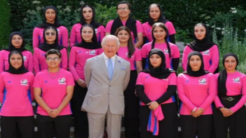 افغان مہاجر خواتین کرکٹرز کیلیے عالمی مقابلوں میں شرکت کی راہ ہموار