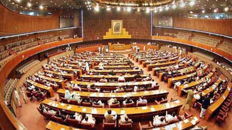 سینیٹ قائمہ کمیٹی کا اجلاس، اوگرا اور پی ٹی اے حکام کی اہم بریفنگ