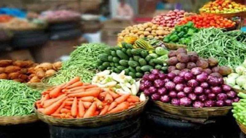 سبزیوں اور پھلوں کی قیمتیں پھر بے قابو، سرکاری نرخنامہ نظرانداز