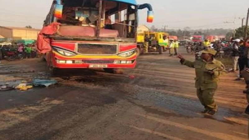 یوگنڈا: اسکول بس چٹان سے ٹکرا کر الٹ گئی، 20 بچے جان سے گئے