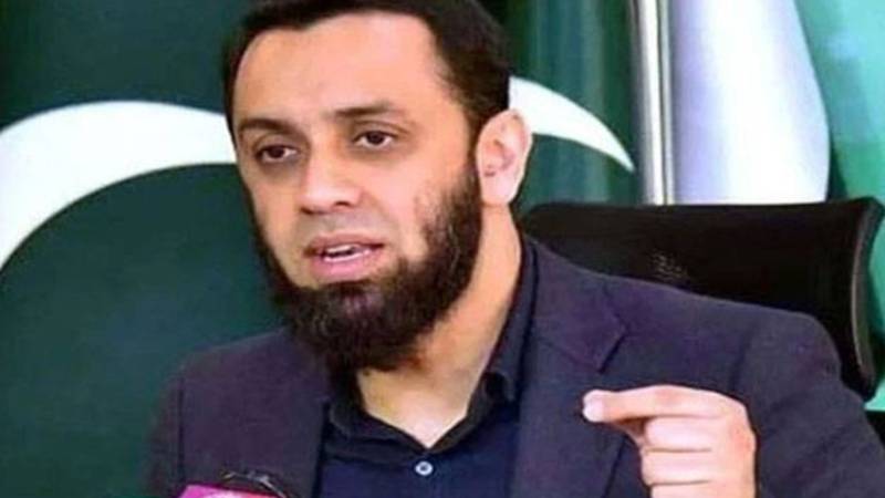 عطا تارڑ کی گاڑی کے قریب فائرنگ: پولیس نے مقدمہ درج کر لیا، ملزم پر سنگین دفعات عائد