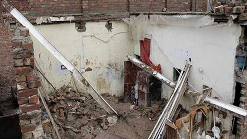 جنوبی وزیرستان: تیز بارش کے دوران گھر کی چھت گرنے سے ایک ہی خاندان کے 4 افراد جاں بحق
