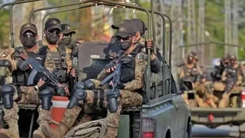 بلوچستان میں سیکیورٹی فورسز کا بڑا کارروائی، 4 دہشت گرد ہلاک، اسلحہ اور سہولت کار گرفتار