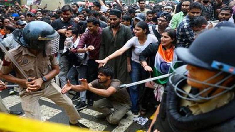 بھارت میں پیپر لیک اسکینڈل پر احتجاج جاری، طلبہ نے مودی کا مؤقف مسترد کر دیا