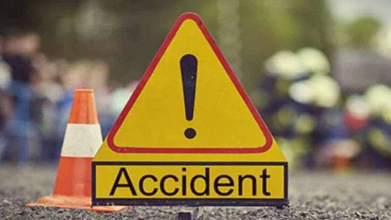 جوہر ٹاؤن میں تیز رفتار کار کی موٹر سائیکل کو ٹکر، 24 سالہ نوجوان جاں بحق
