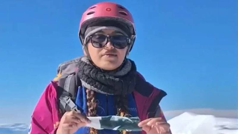 بلوچستان کی پہلی خاتون کوہ پیما ملائکہ خلجی کا کوئٹہ واپسی پر شاندار استقبال
