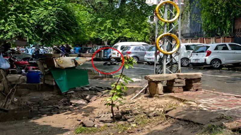 لاہور: 11 کے وی بجلی کی تاریں گرنے سے خاتون جاں بحق، بچی محفوظ رہی