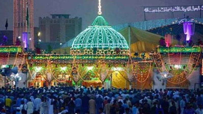 حضرت داتا علی ہجویریؒ کے 983ویں سالانہ عرس کی تقریبات جاری، ہزاروں زائرین داتا دربار پہنچنے لگے