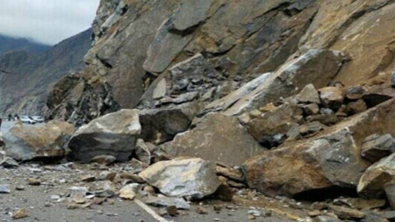 کالام بحرین روڈ پر کلاؤڈ برسٹ کے بعد شدید لینڈ سلائیڈنگ، خوف و ہراس پھیل گیا