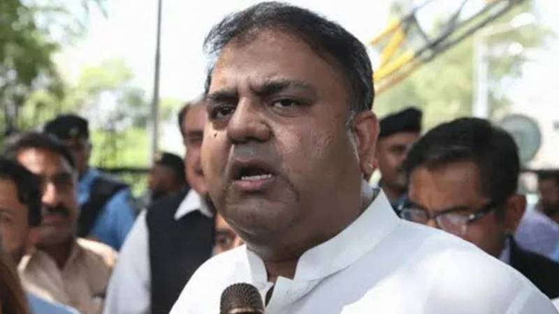 زرداری اور نواز شریف کے ہوتے معاملات آگے نہیں بڑھ سکتے، فواد چوہدری کا دعویٰ