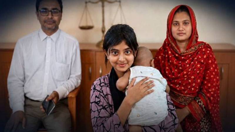 بنگلادیش: عدالت نے 7 ماہ کے بچے کی عارضی تحویل 13 سالہ ماں کے حوالے کر دی