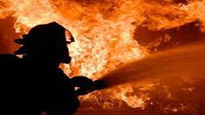 راولپنڈی میں دو دکانوں میں اچانک آگ، ریسکیو کی فوری کارروائی سے بڑے حادثے سے بچاؤ
