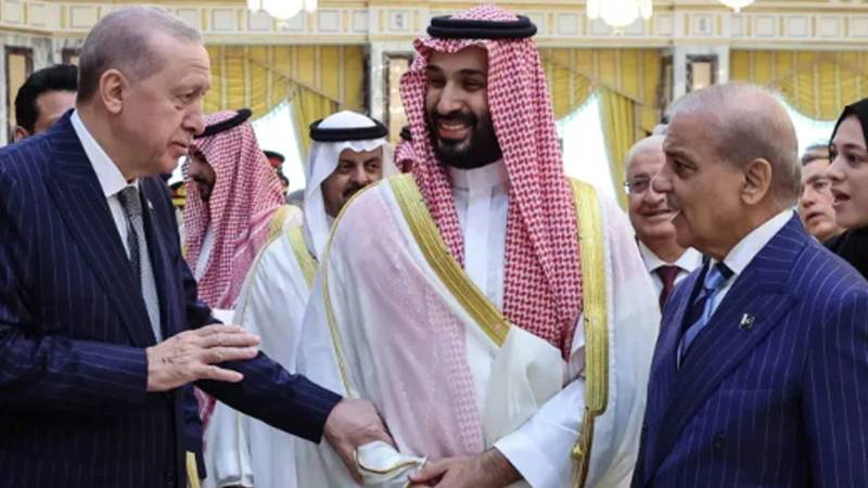 کیا پاکستان، سعودی عرب اور ترکیہ کا اتحاد خطے میں نئے طاقت کے توازن کو جنم دے گا؟