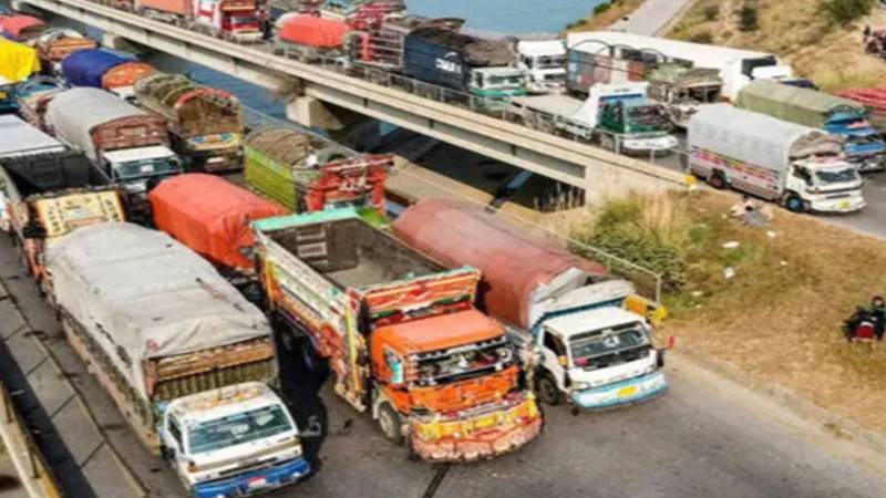 گڈز ٹرانسپورٹرز کی ہڑتال جاری، حکومت اور اتحاد کے درمیان مذاکرات کا آغاز