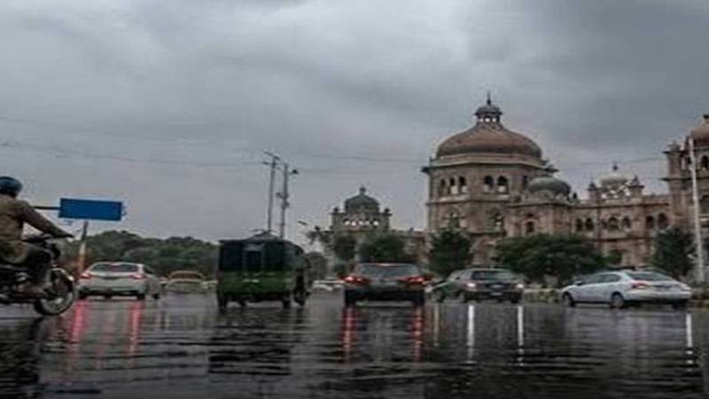لاہور میں بادل برسانے کا امکان، بارش کی پیشگوئی