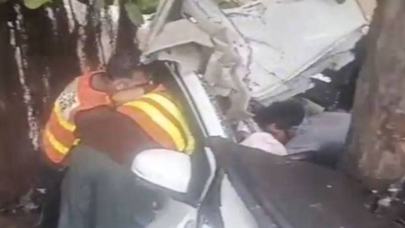 ہربنس پورہ میں تیز رفتار کار کا درخت سے ٹکراؤ، 5 افراد جان کی بازی ہار گئے