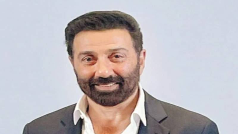 ”تم لڑو گے تو ہم بھی لڑیں گے!“: پاکستانیوں کی محبت پر سنی دیول کا کرارا جواب