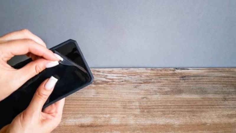 اسمارٹ فون اسکرین کو بغیر اسکرین پروٹیکٹر کے کیسے محفوظ رکھیں؟