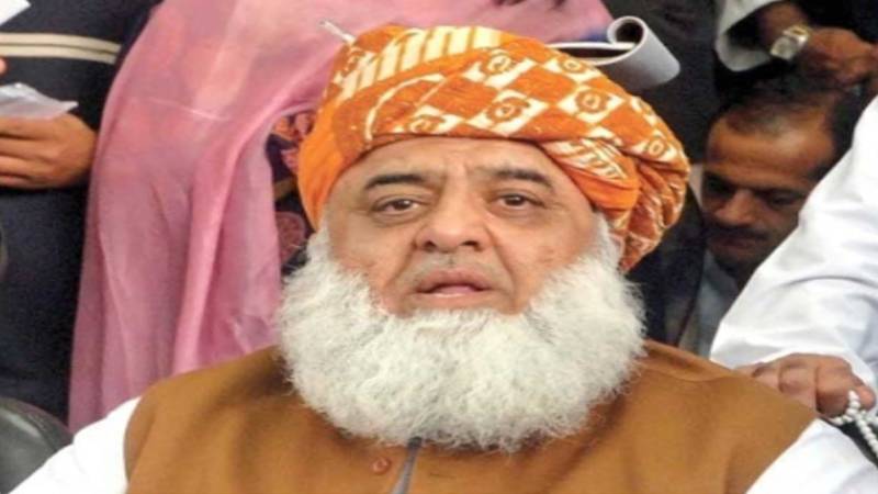 مولانا فضل الرحمان کا عمران خان کو اسپتال منتقل کرنے کے فیصلے پر ردعمل سامنے آگیا