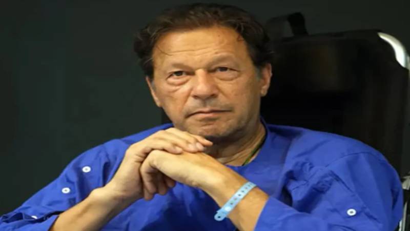 وفاقی حکومت کی عمران خان کو اسپتال منتقل کرنے کے عدالتی حکم پر نظرثانی کی درخواست