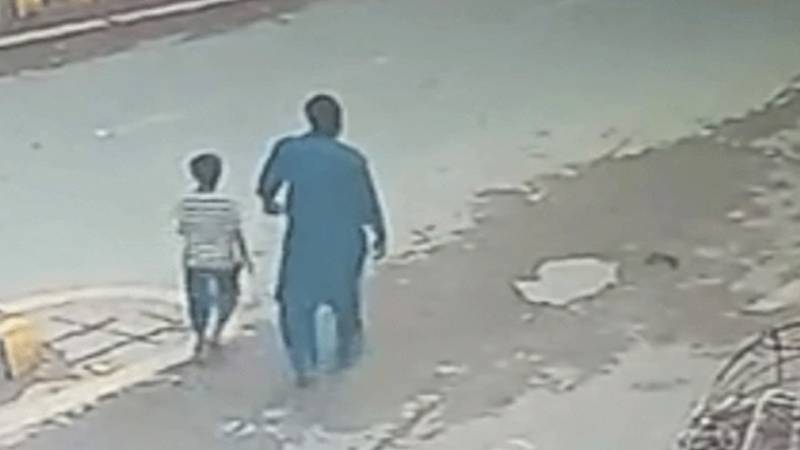 کم عمر بچوں کی مدد سے موٹر سائیکل چوری کرنے والا ملزم ہلاک، ایک گرفتار