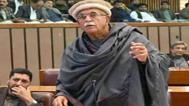 عمران خان کی بہن کو اسپتال کے ایک دوسرے کمرے میں بند کیا گیا:محمود اچکزئی
