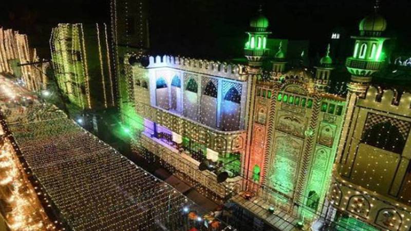 ملک بھر میں عید میلادالنبی ﷺ کی تیاریاں عروج پر، جشن کا ماحول دیدہ زیب روشنیوں سے جگمگا اٹھا