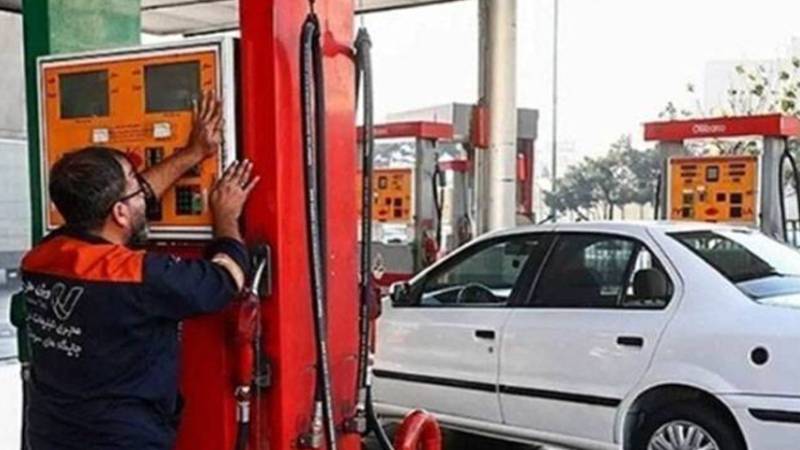 ایران میں ایندھن کی کمی کے سبب پٹرول پمپس پر گاڑیوں کی طویل قطاریں