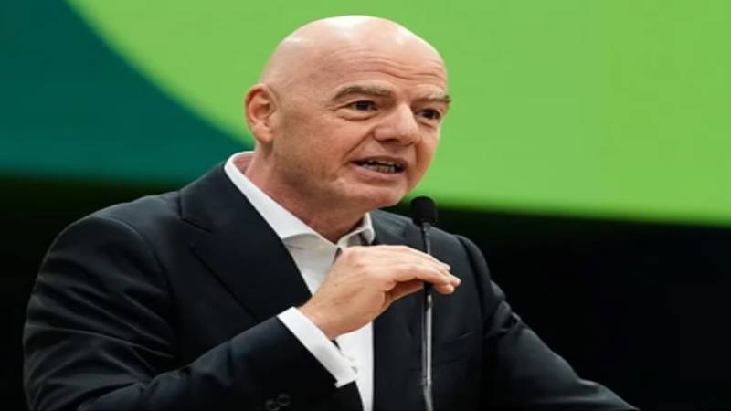 انفینٹینو کیلئے مشکلات میں اضافہ، اٹلی اور رومانیہ کی فٹبال فیڈریشنز نے حمایت واپس لے لی