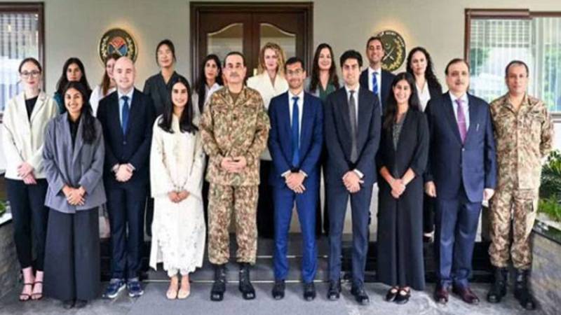فیلڈ مارشل سید عاصم منیر سے ہارورڈ بزنس سکول کے طلبہ کے وفد کی ملاقات