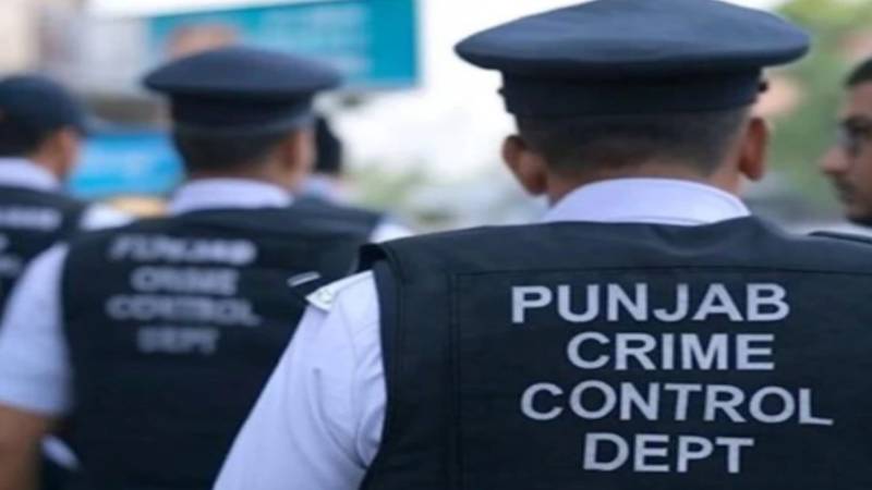 راولپنڈی میں کمسن بچی سے نازیبا حرکات کے الزام میں گرفتار ملزم نیفے میں گولی چلنے سے زخمی