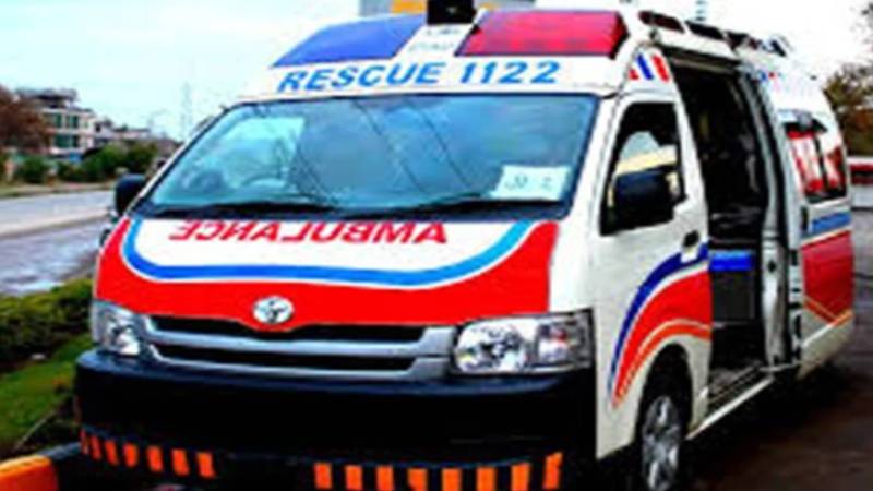 لاہور: اکبر چوک فلائی اوور سے 40 سالہ شخص نے چھلانگ لگا دی، ریسکیو اہلکاروں نے زندہ بچالیا